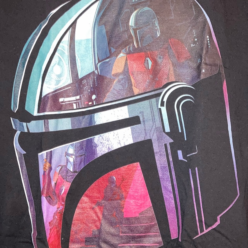 Star Wars Mandalorian Black T-Shirt NWT - Picture 2 of 8